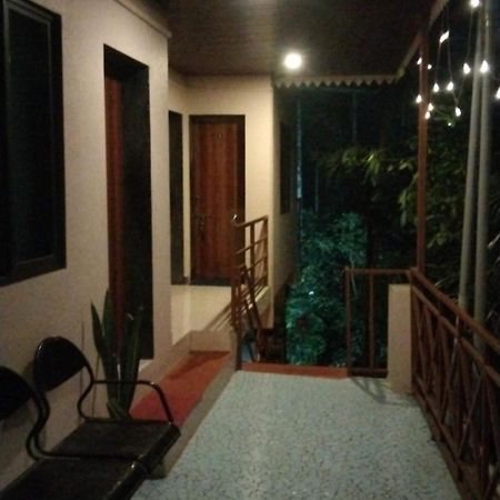 Anandi Villa Homestay Adhi Buitenkant foto