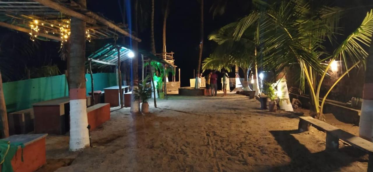 Anandi Villa Homestay Adhi Buitenkant foto