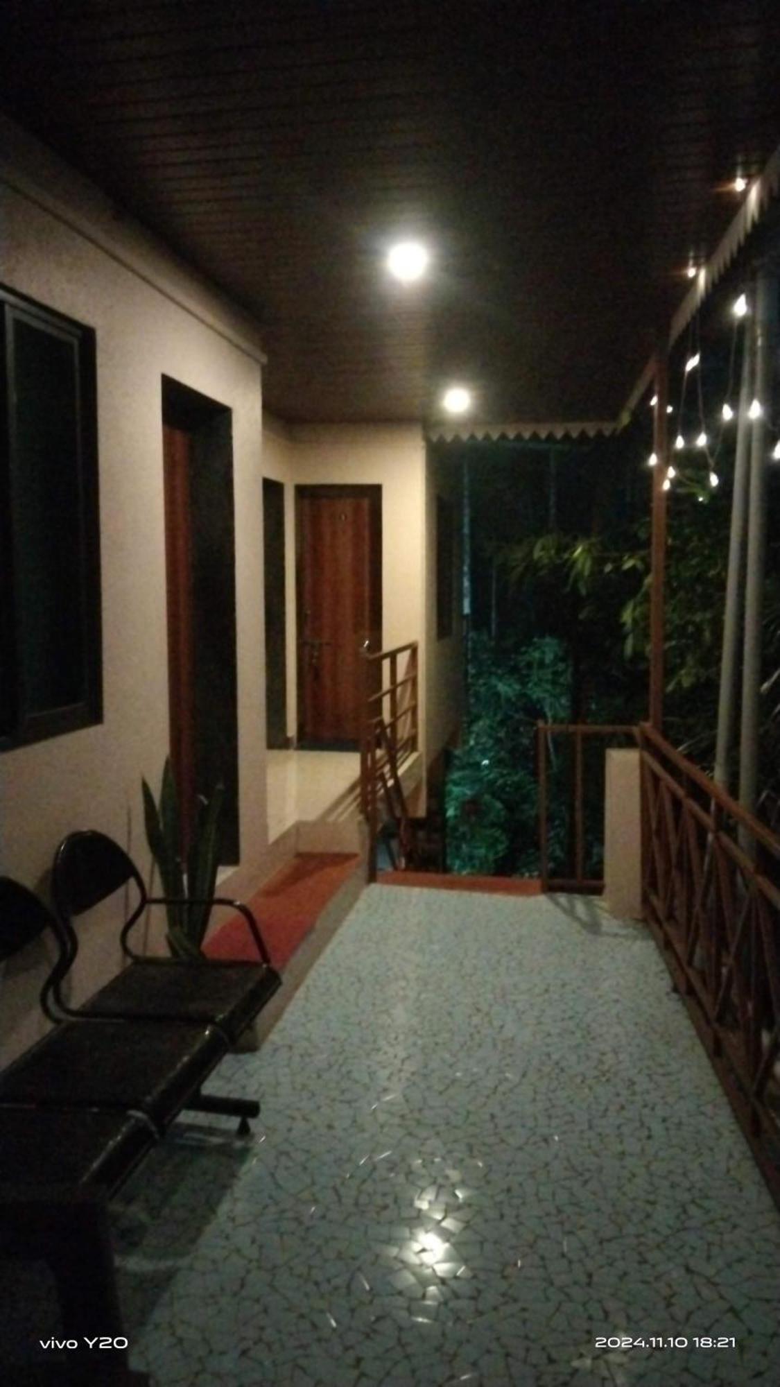 Anandi Villa Homestay Adhi Buitenkant foto